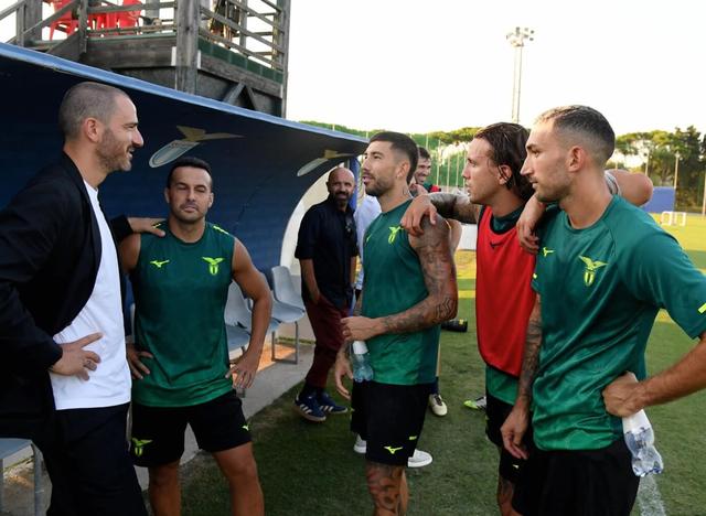 卡利亚里以, 和以色列的, 在上个月接