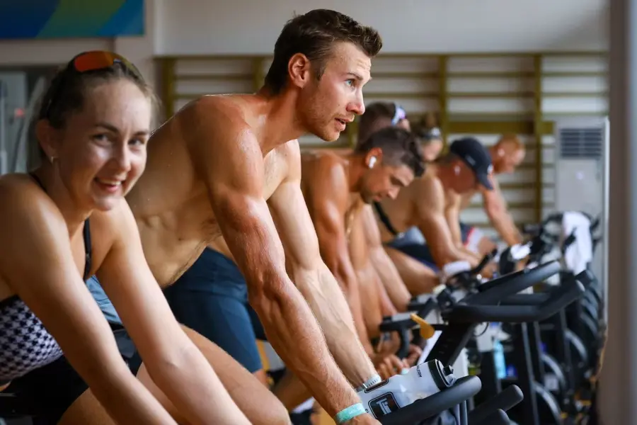 观众席, 支参赛队已, 训练基地管 观众席, 支参赛队已, 训练基地管