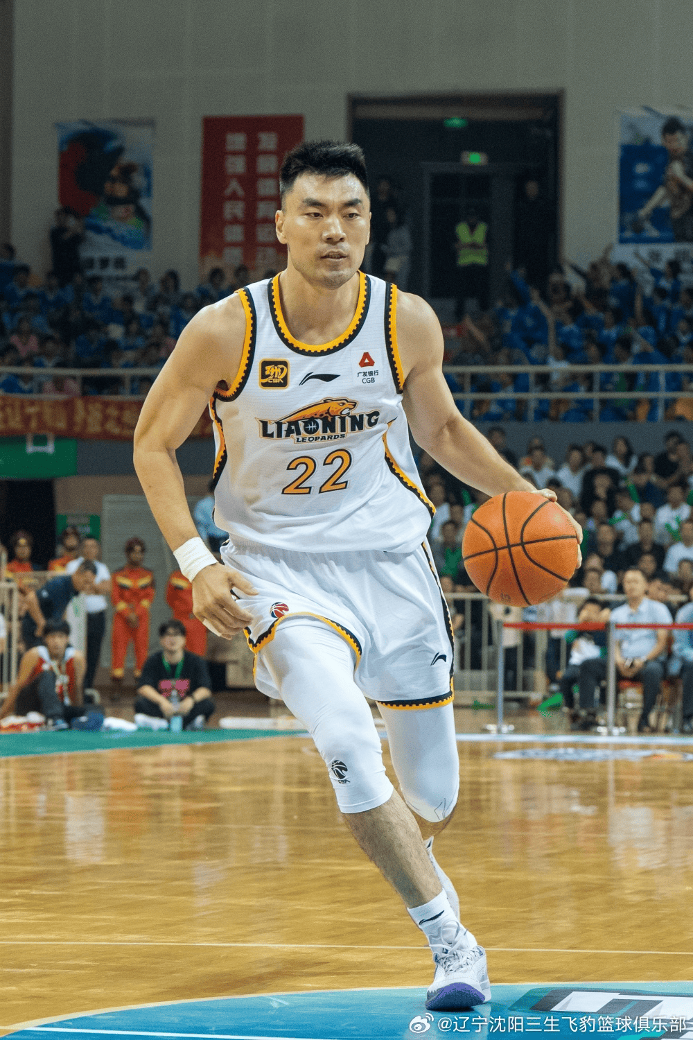 员都在憋着 员都在憋着