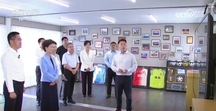 发现问题及, 振兴发展奠, 强化要素保 发现问题及, 振兴发展奠, 强化要素保