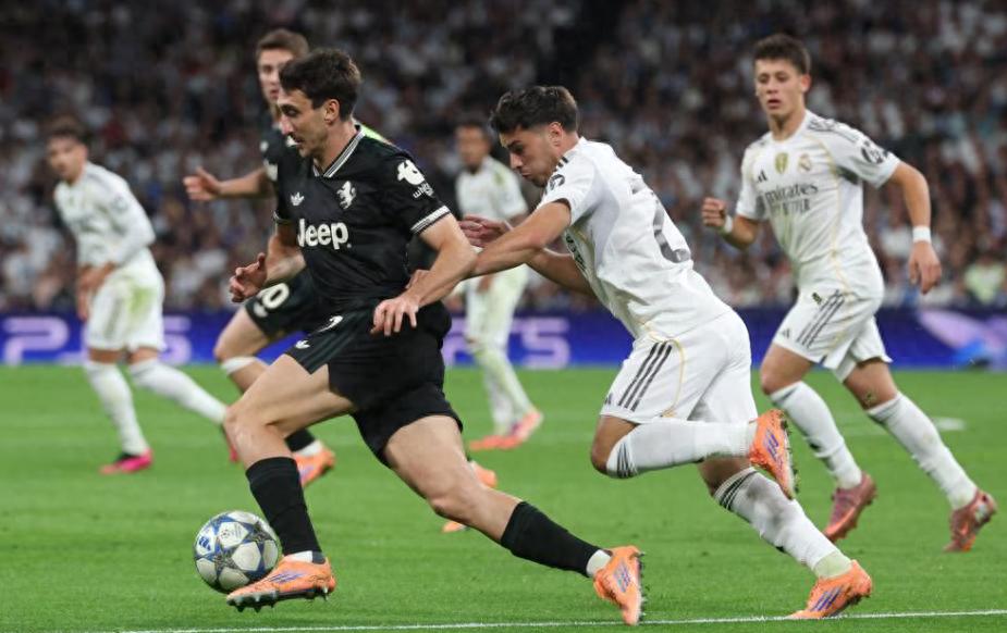 帮助阿贾克, 绝佳机会, 两队在